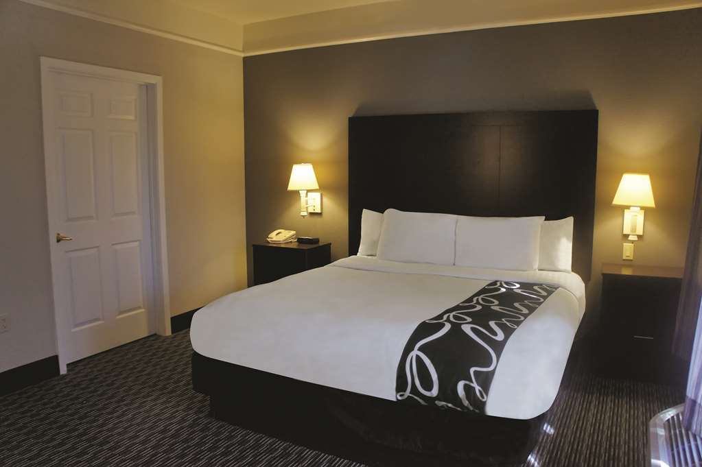 La Quinta By Wyndham Beaumont West Hotel Room photo